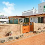 La Casona Tías