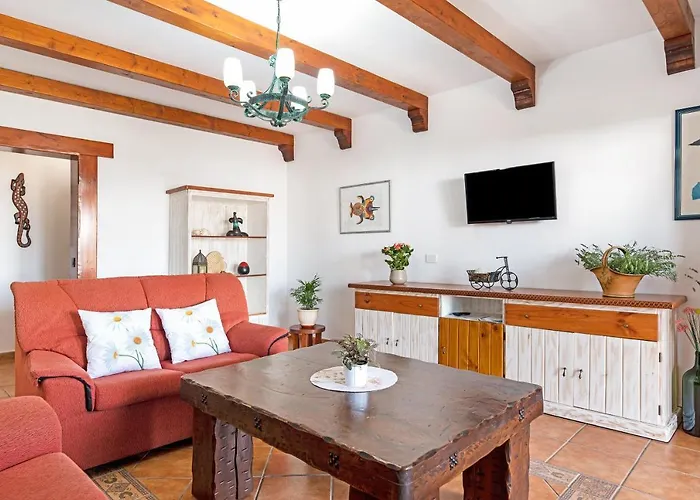 Semesterbostad La Casona Tías