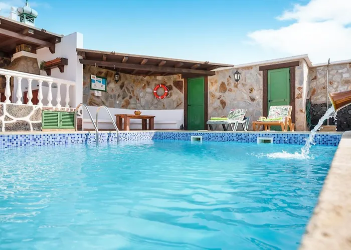 Semesterbostad La Casona *